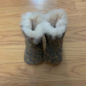 Ugg Australia Crib boots shows